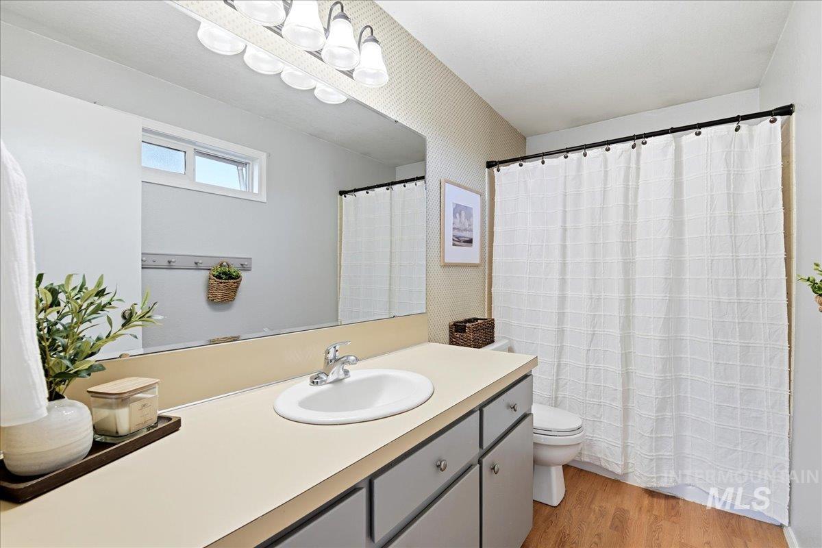 11842 W Tioga St, Boise, Idaho 83709, 5 Bedrooms, 4.5 Bathrooms, Residential For Sale, Price $700,000,MLS 98984126