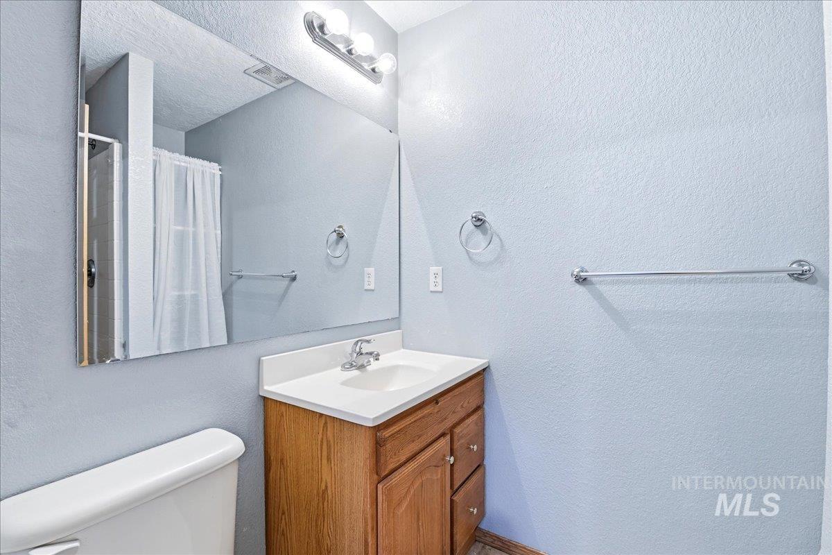 11842 W Tioga St, Boise, Idaho 83709, 5 Bedrooms, 4.5 Bathrooms, Residential For Sale, Price $700,000,MLS 98984126
