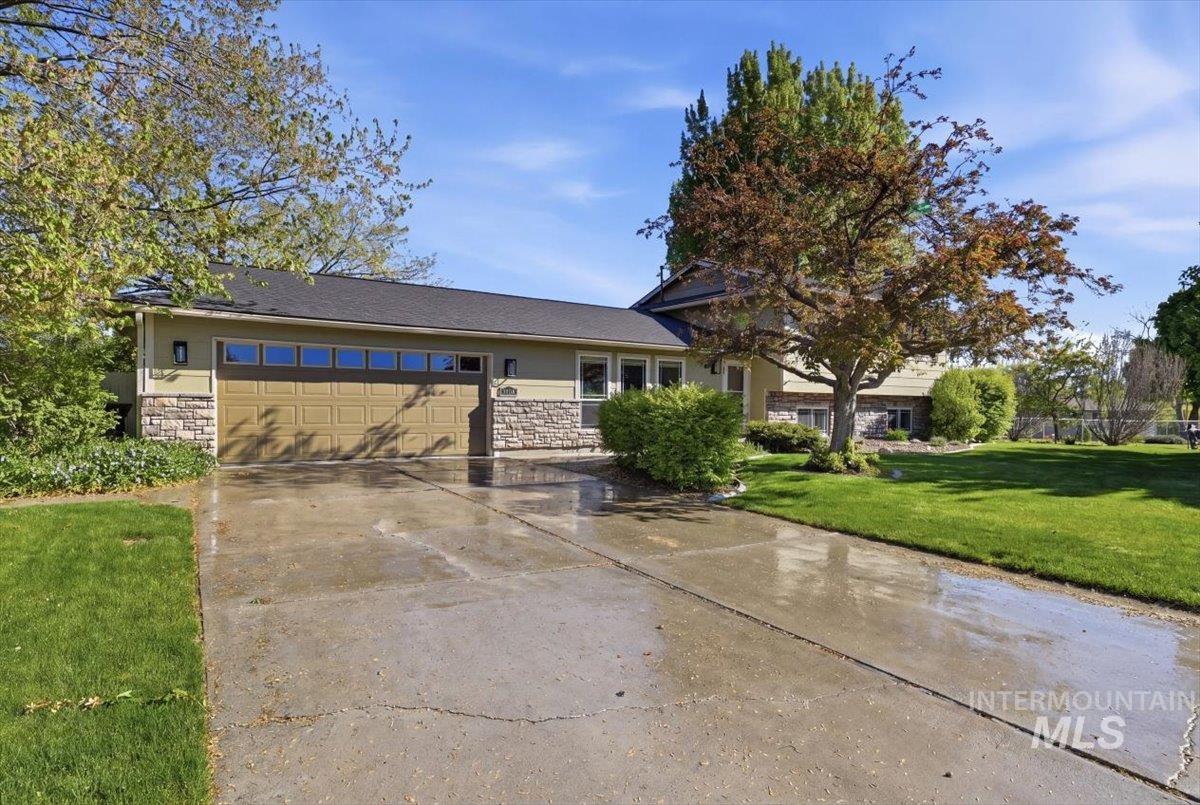 11842 W Tioga St, Boise, Idaho 83709, 5 Bedrooms, 4.5 Bathrooms, Residential For Sale, Price $700,000,MLS 98984126