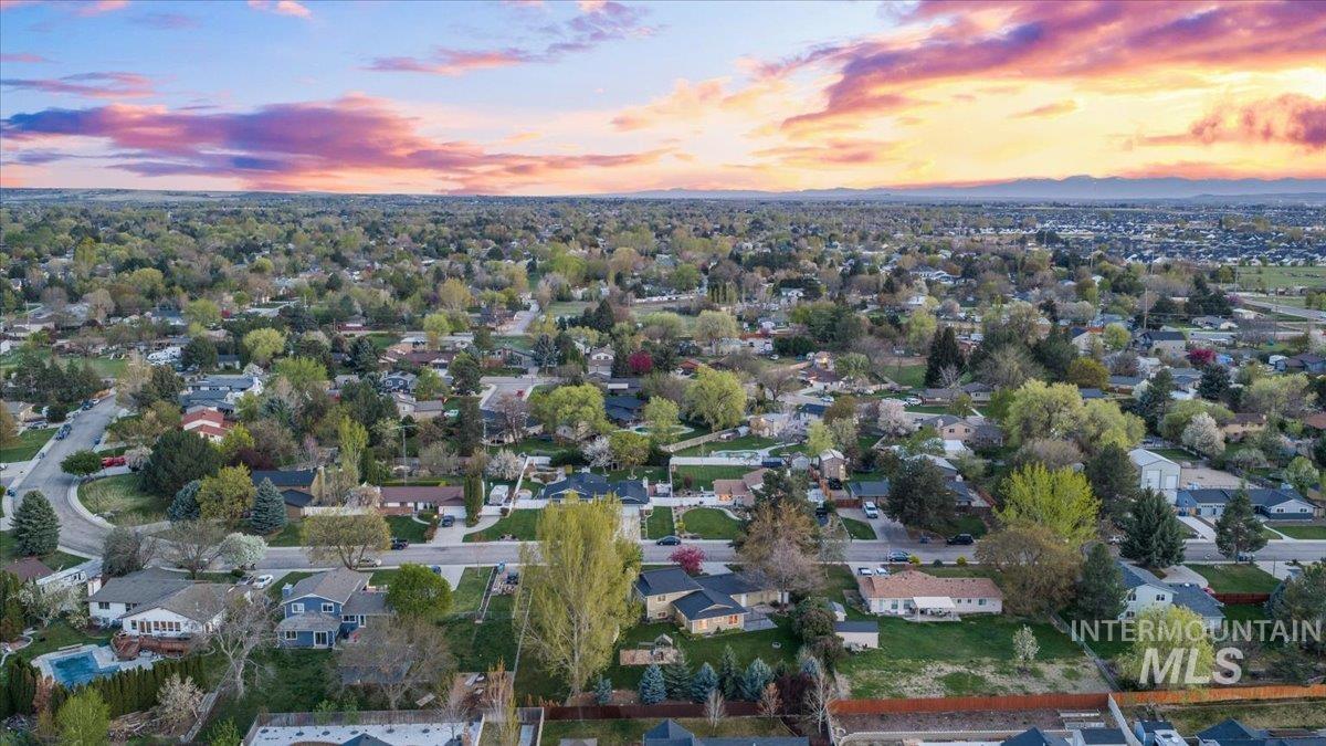 11842 W Tioga St, Boise, Idaho 83709, 5 Bedrooms, 4.5 Bathrooms, Residential For Sale, Price $700,000,MLS 98984126
