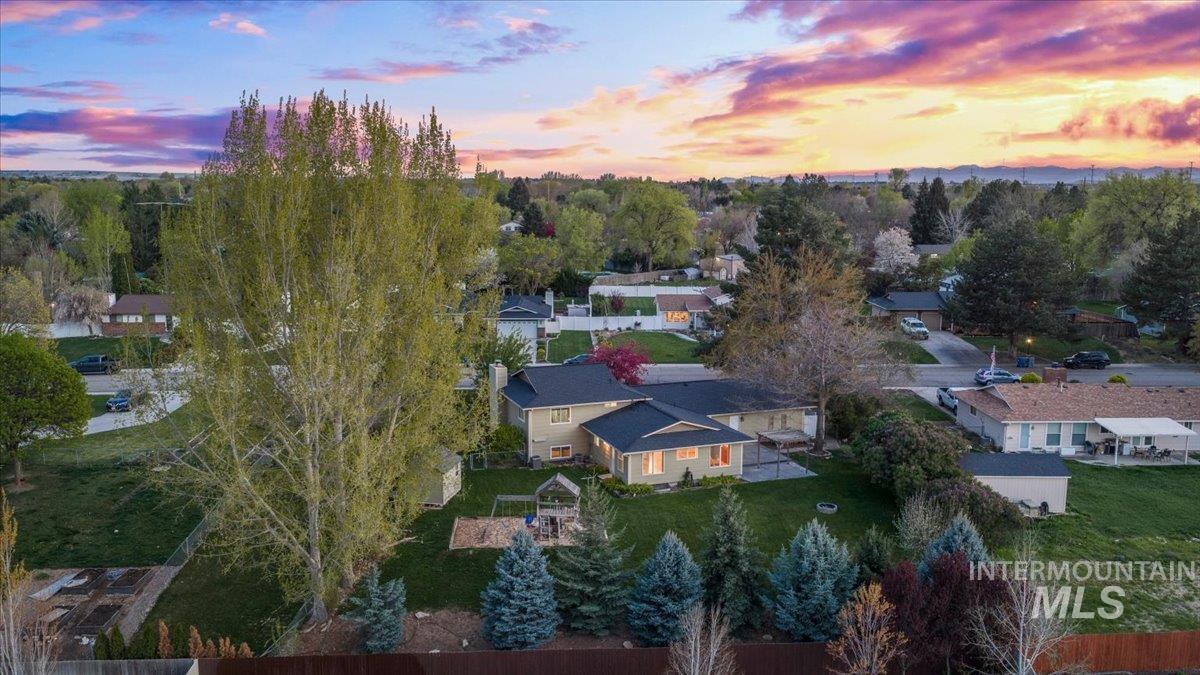11842 W Tioga St, Boise, Idaho 83709, 5 Bedrooms, 4.5 Bathrooms, Residential For Sale, Price $700,000,MLS 98984126