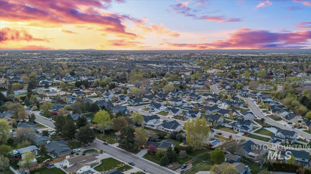 11842 W Tioga St, Boise, Idaho 83709, 5 Bedrooms, 4.5 Bathrooms, Residential For Sale, Price $700,000,MLS 98984126