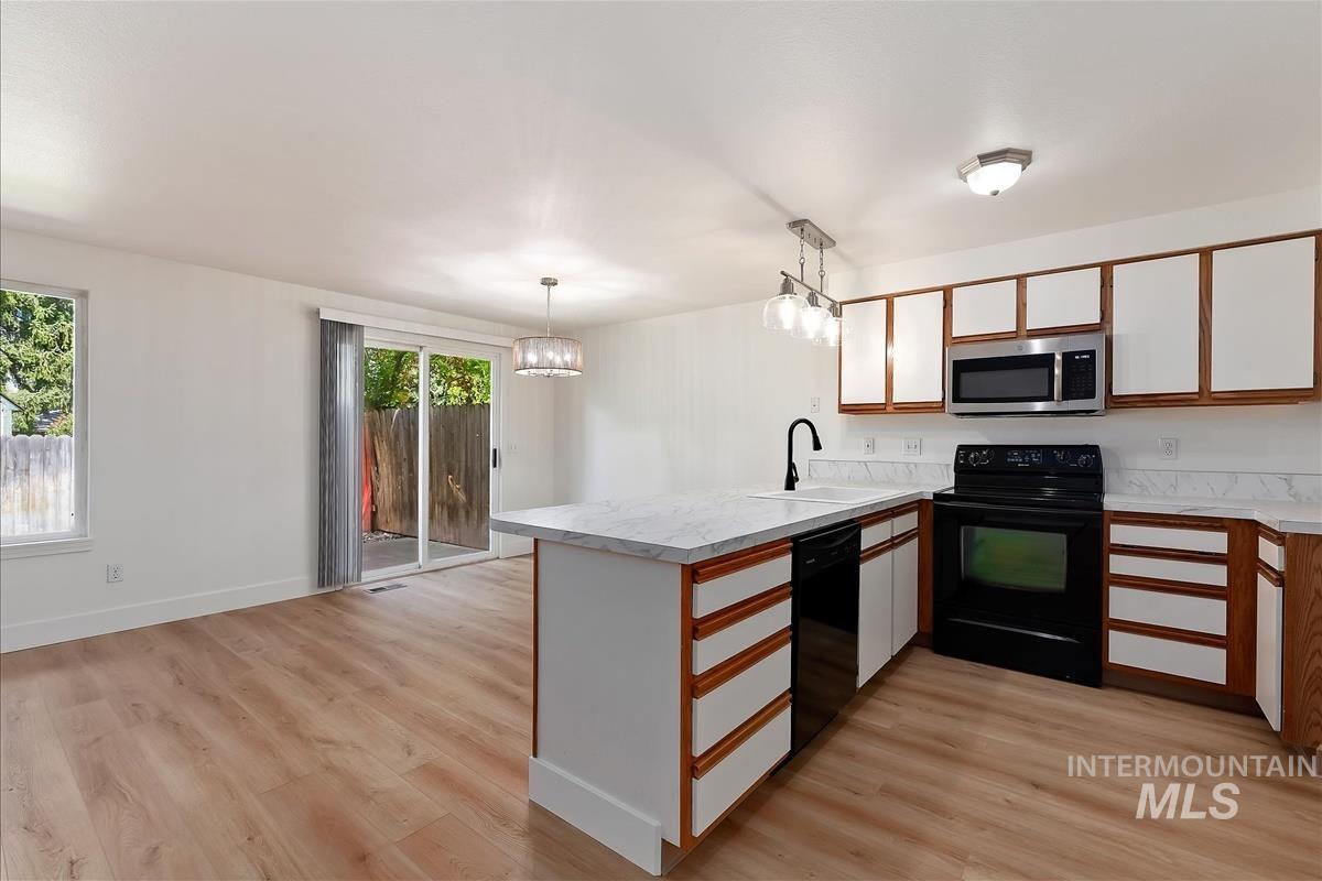 362 E Elwood Ln, Boise, Idaho 83706, 3 Bedrooms, 1.5 Bathrooms, Residential For Sale, Price $374,900, 98984128