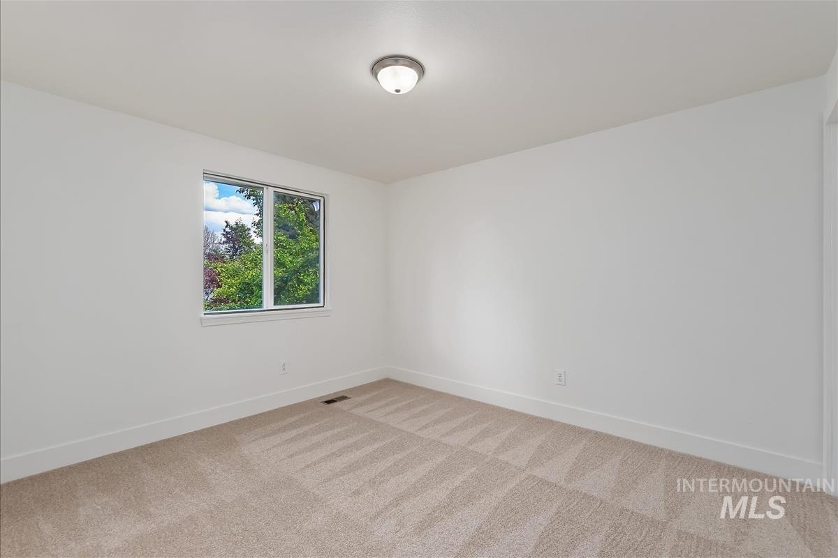 362 E Elwood Ln, Boise, Idaho 83706, 3 Bedrooms, 1.5 Bathrooms, Residential For Sale, Price $379,900, 98984128