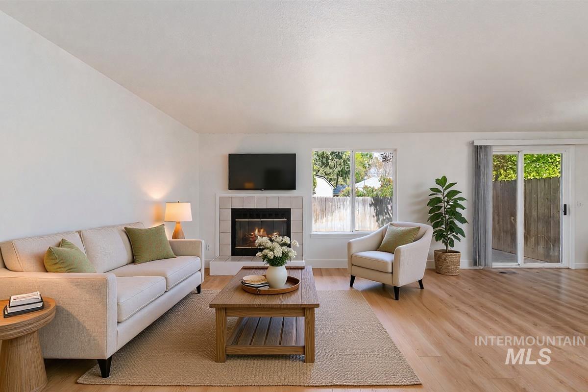 362 E Elwood Ln, Boise, Idaho 83706, 3 Bedrooms, 1.5 Bathrooms, Residential For Sale, Price $374,900, 98984128