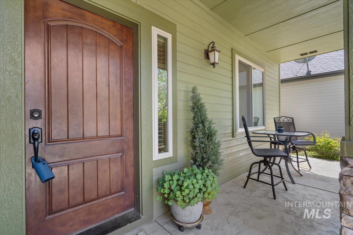 4154 N Tipton Ave., Meridian, Idaho 83646, 5 Bedrooms, 3.5 Bathrooms, Residential For Sale, Price $700,000,MLS 98984131