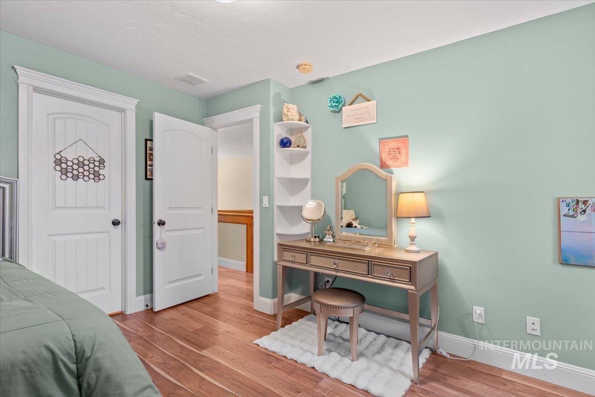 4154 N Tipton Ave., Meridian, Idaho 83646, 5 Bedrooms, 3.5 Bathrooms, Residential For Sale, Price $700,000,MLS 98984131