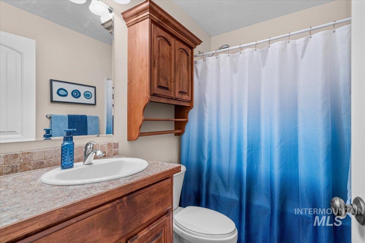 4154 N Tipton Ave., Meridian, Idaho 83646, 5 Bedrooms, 3.5 Bathrooms, Residential For Sale, Price $700,000,MLS 98984131
