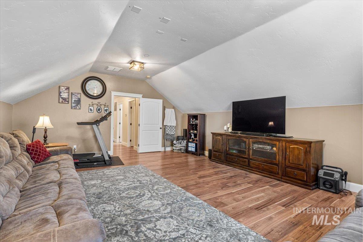 4154 N Tipton Ave., Meridian, Idaho 83646, 5 Bedrooms, 3.5 Bathrooms, Residential For Sale, Price $700,000,MLS 98984131