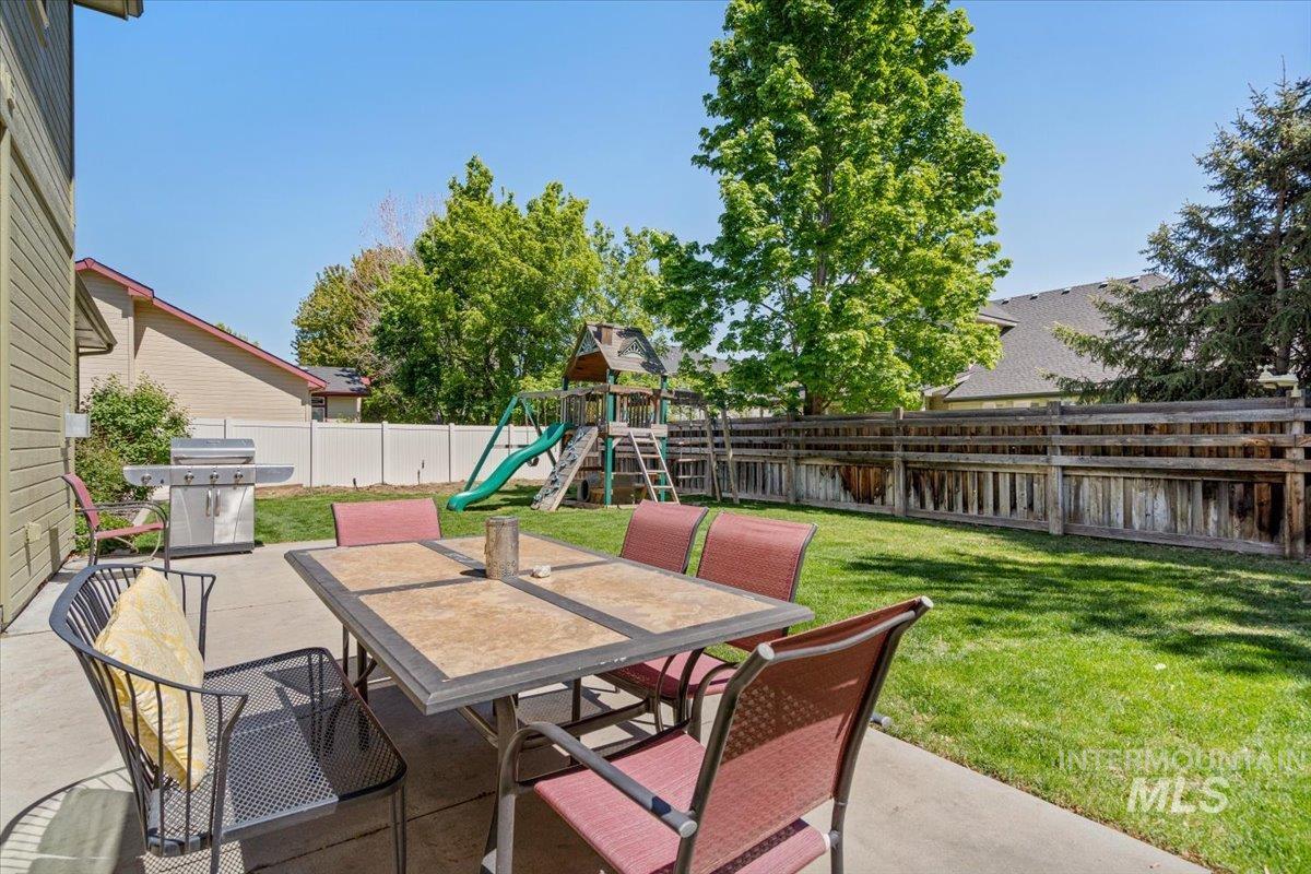 4154 N Tipton Ave., Meridian, Idaho 83646, 5 Bedrooms, 3.5 Bathrooms, Residential For Sale, Price $700,000,MLS 98984131