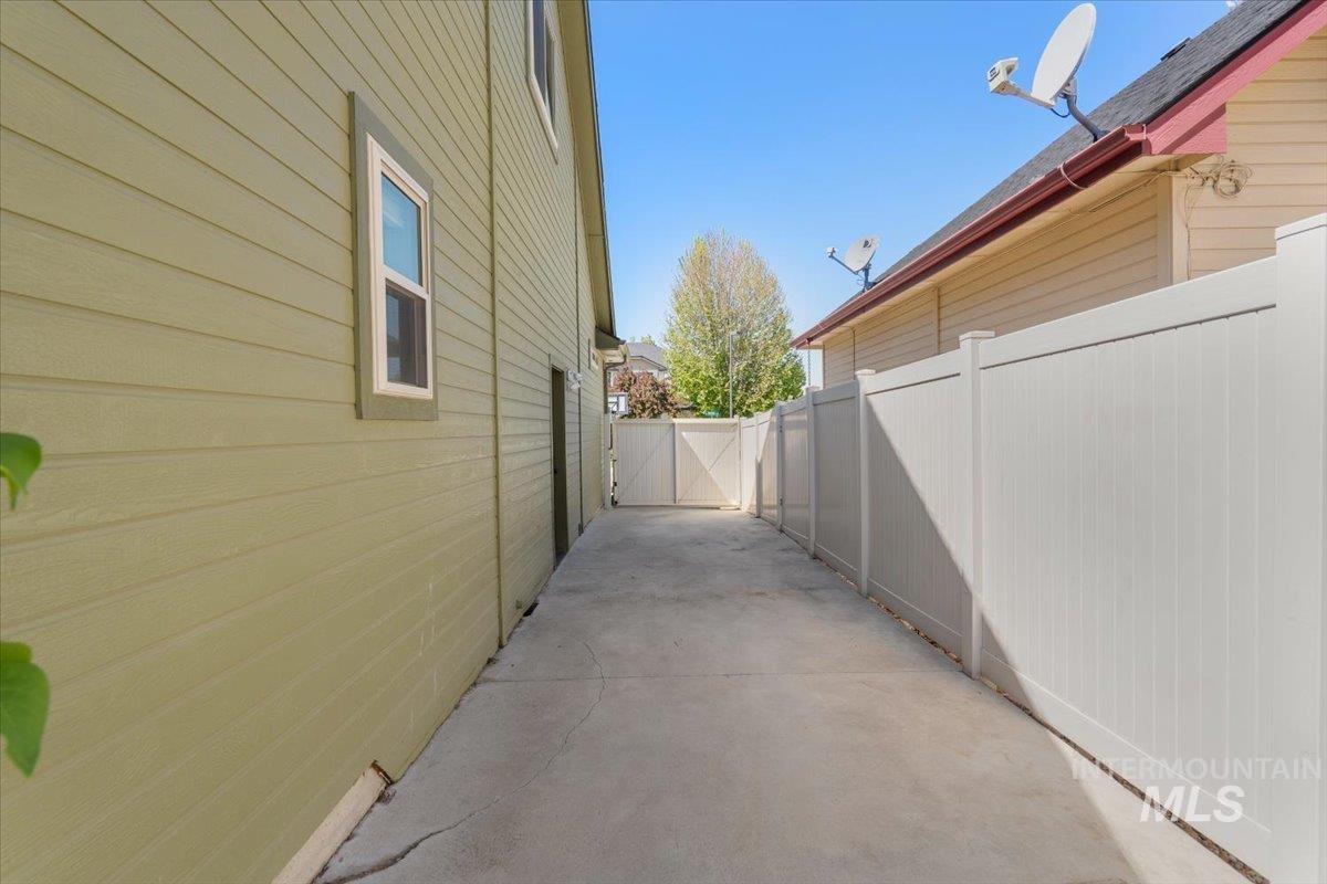 4154 N Tipton Ave., Meridian, Idaho 83646, 5 Bedrooms, 3.5 Bathrooms, Residential For Sale, Price $700,000,MLS 98984131