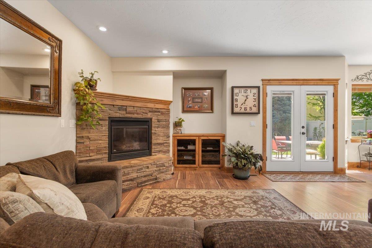 4154 N Tipton Ave., Meridian, Idaho 83646, 5 Bedrooms, 3.5 Bathrooms, Residential For Sale, Price $700,000,MLS 98984131