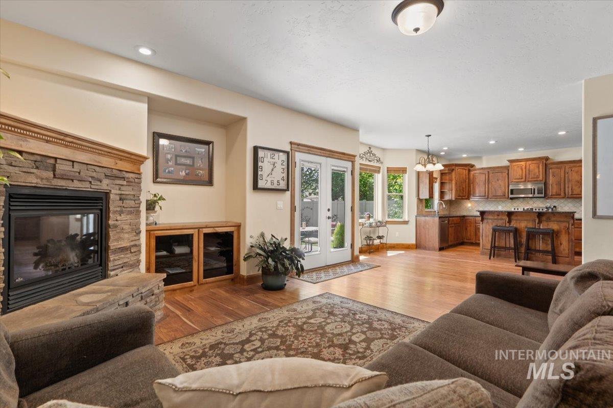 4154 N Tipton Ave., Meridian, Idaho 83646, 5 Bedrooms, 3.5 Bathrooms, Residential For Sale, Price $700,000,MLS 98984131