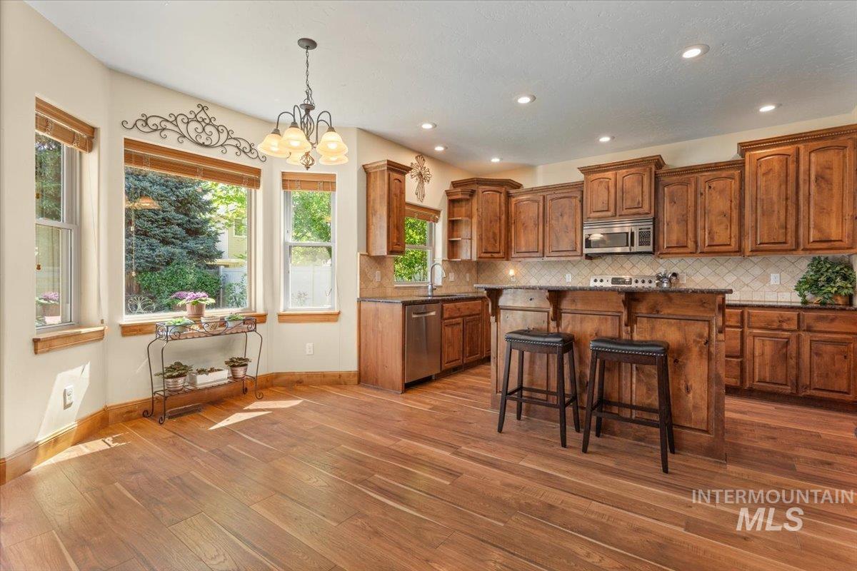 4154 N Tipton Ave., Meridian, Idaho 83646, 5 Bedrooms, 3.5 Bathrooms, Residential For Sale, Price $700,000,MLS 98984131