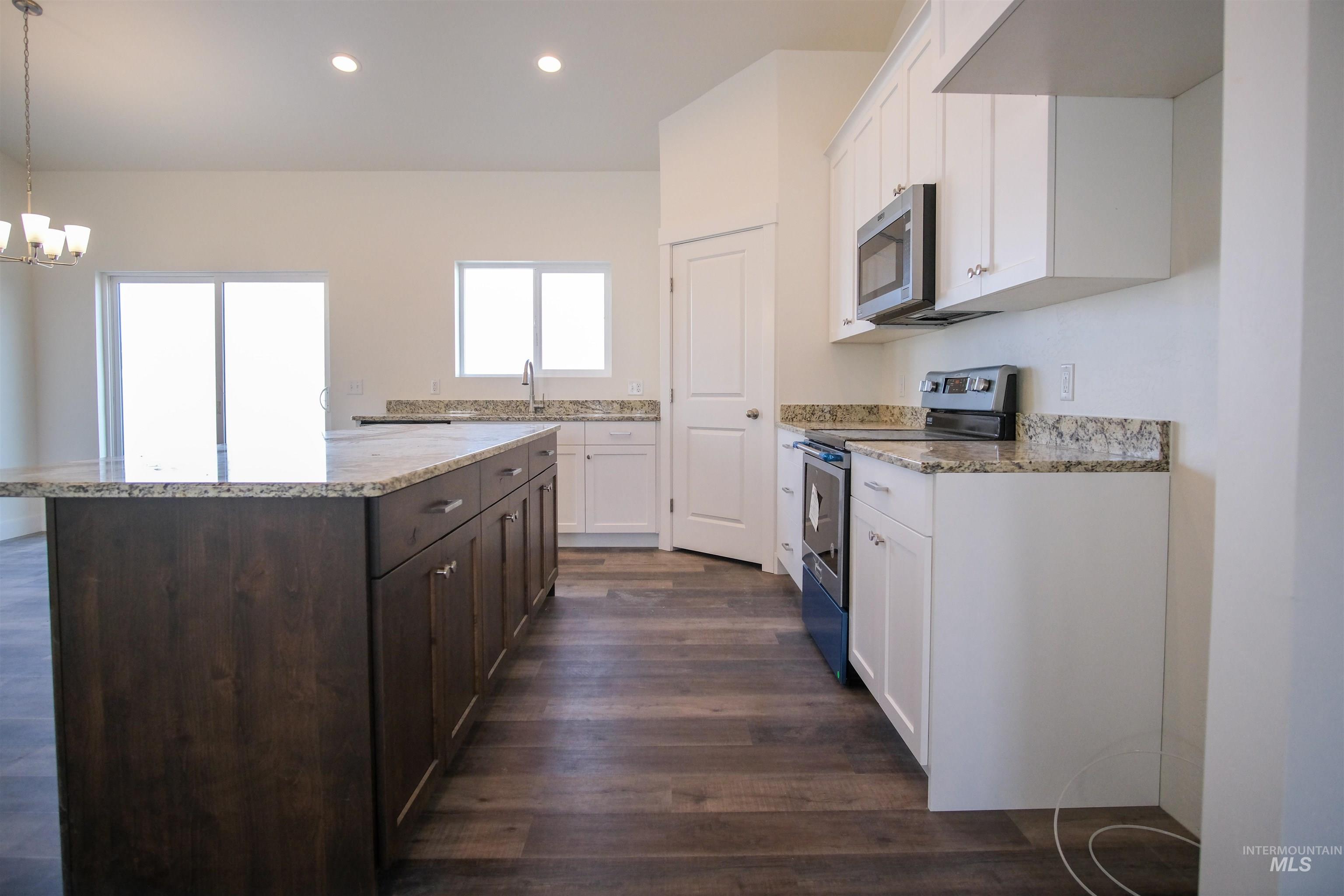 2431 Dorchester Avenue, Burley, Idaho 83318, 4 Bedrooms, 2 Bathrooms, Residential For Sale, Price $399,000, 98984132