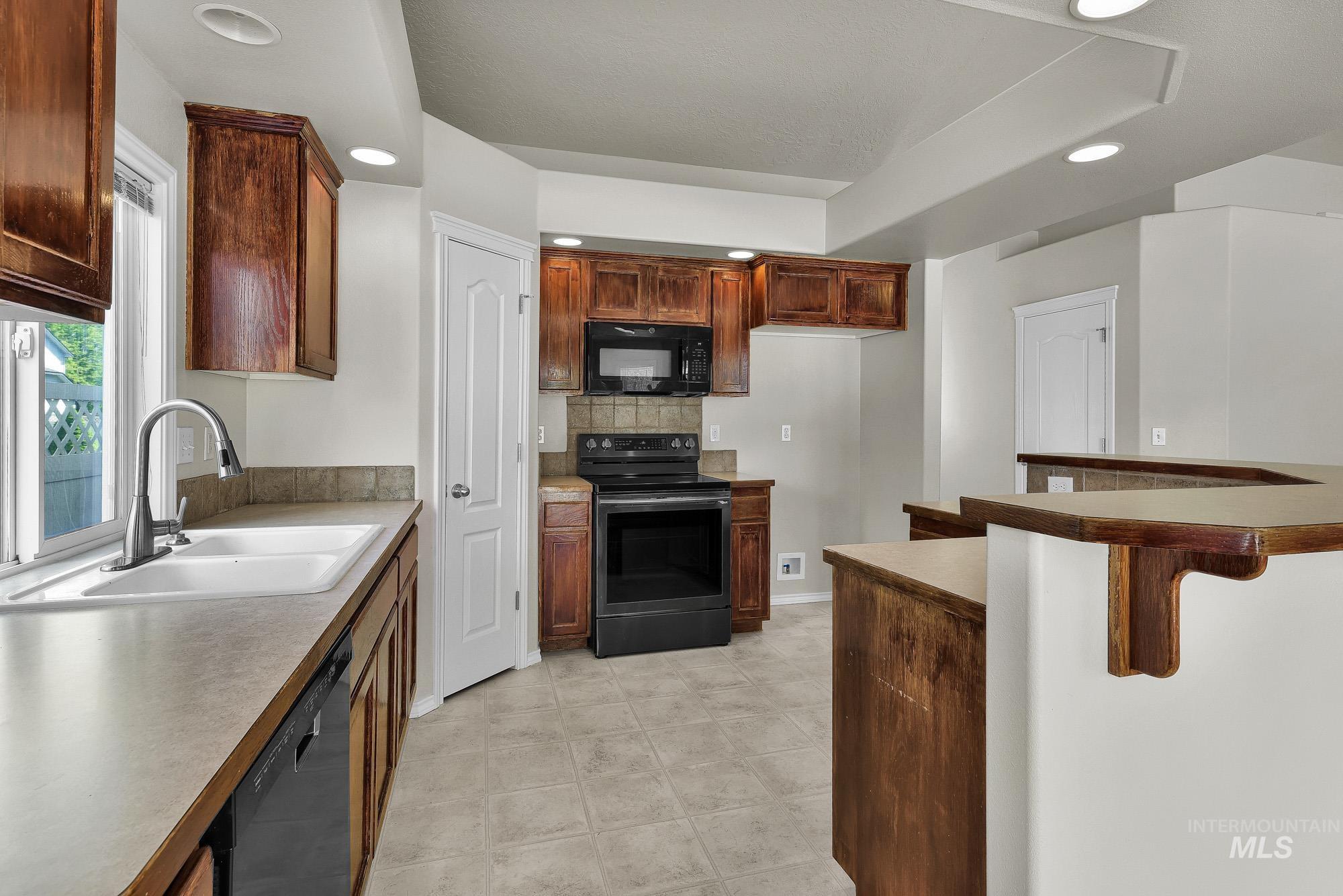 3030 W Ditch Creek St, Meridian, Idaho 83646, 3 Bedrooms, 2 Bathrooms, Residential For Sale, Price $449,000,MLS 98984134