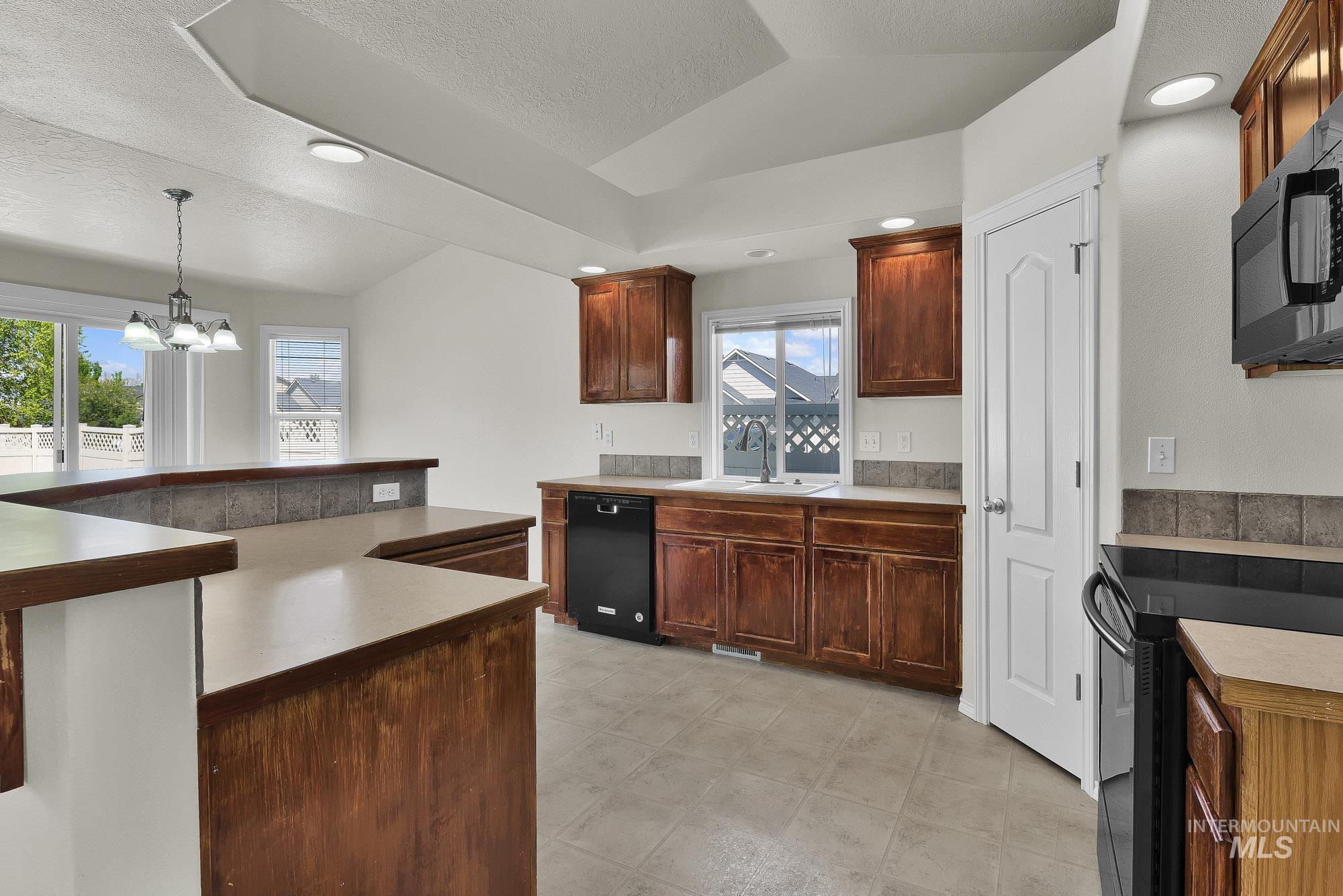 3030 W Ditch Creek St, Meridian, Idaho 83646, 3 Bedrooms, 2 Bathrooms, Residential For Sale, Price $449,000,MLS 98984134