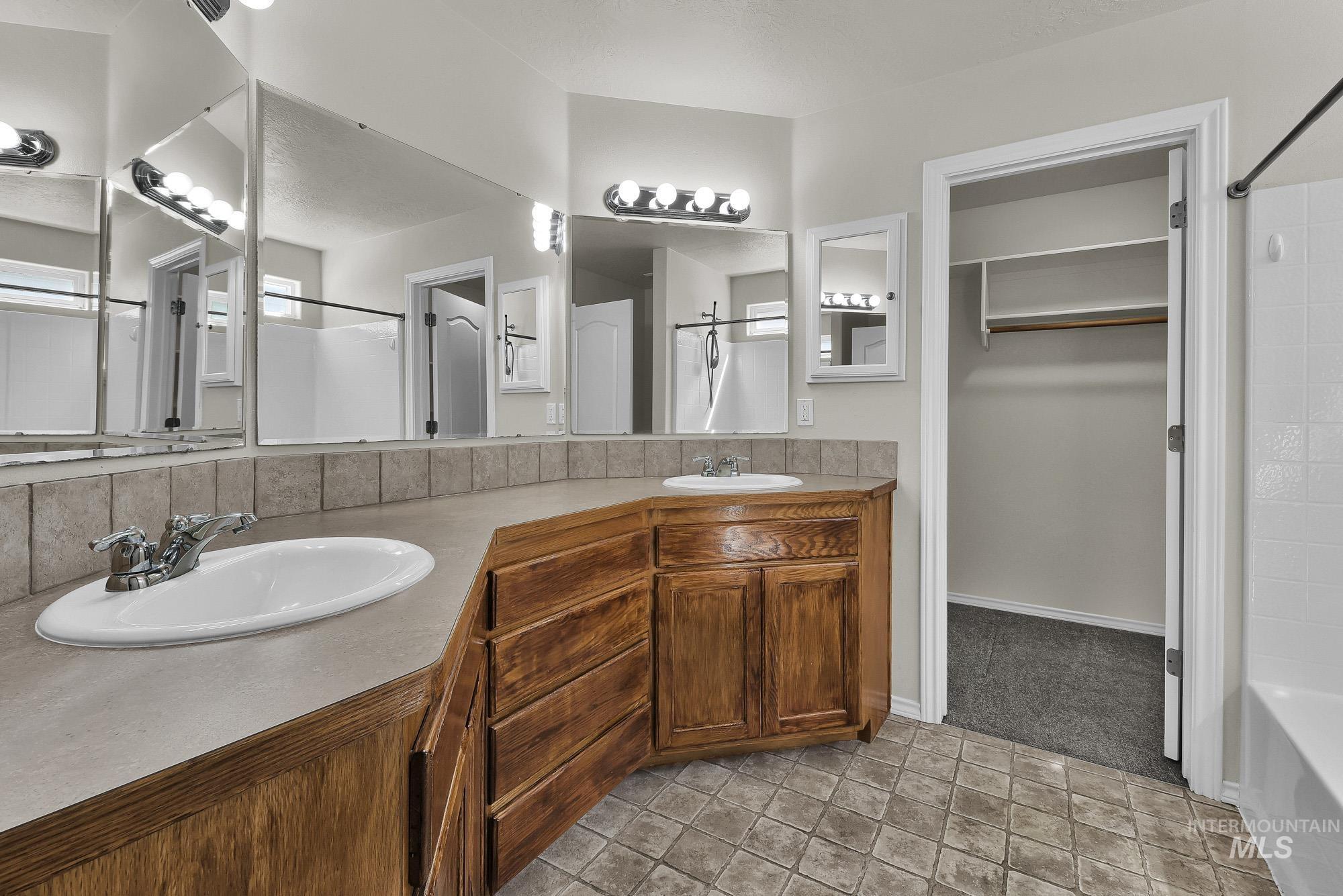 3030 W Ditch Creek St, Meridian, Idaho 83646, 3 Bedrooms, 2 Bathrooms, Residential For Sale, Price $449,000,MLS 98984134