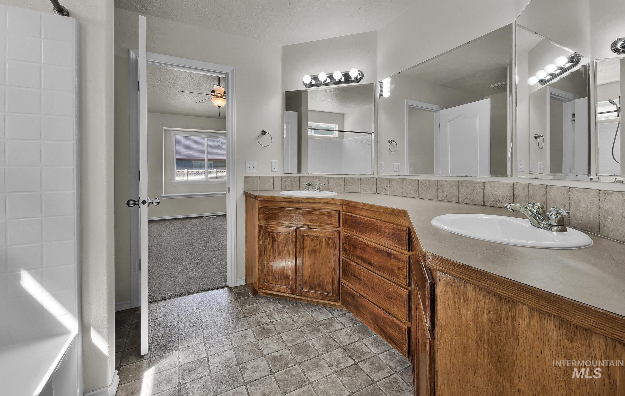 3030 W Ditch Creek St, Meridian, Idaho 83646, 3 Bedrooms, 2 Bathrooms, Residential For Sale, Price $449,000,MLS 98984134