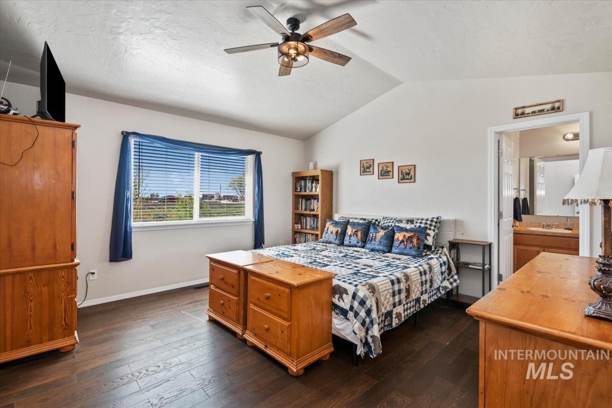 2281 N Thistle Dr, Kuna, Idaho 83634, 5 Bedrooms, 3 Bathrooms, Residential For Sale, Price $589,000,MLS 98984135