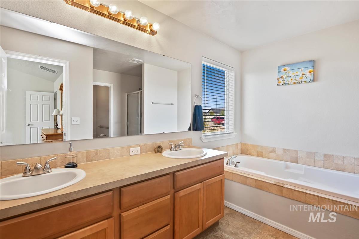 2281 N Thistle Dr, Kuna, Idaho 83634, 5 Bedrooms, 3 Bathrooms, Residential For Sale, Price $579,000, 98984135