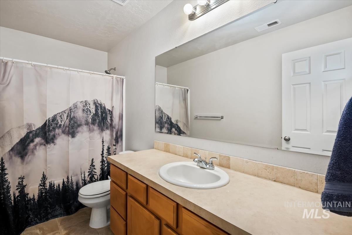 2281 N Thistle Dr, Kuna, Idaho 83634, 5 Bedrooms, 3 Bathrooms, Residential For Sale, Price $579,000, 98984135
