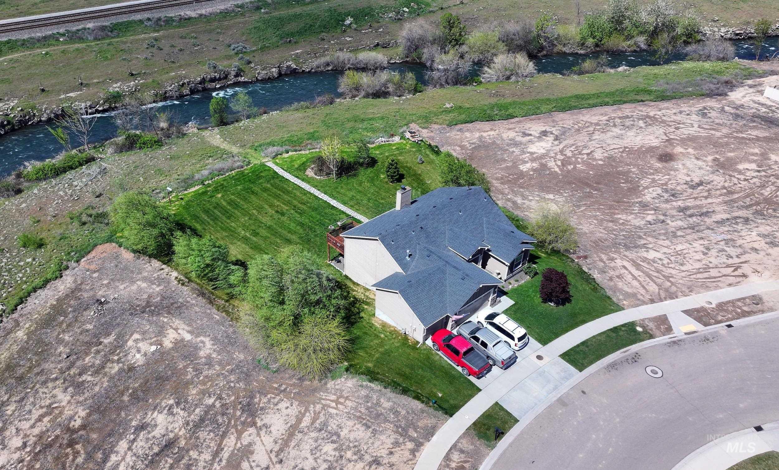 2281 N Thistle Dr, Kuna, Idaho 83634, 5 Bedrooms, 3 Bathrooms, Residential For Sale, Price $589,000,MLS 98984135