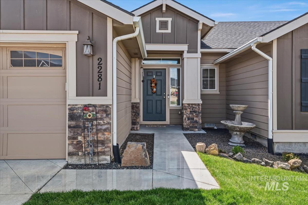 2281 N Thistle Dr, Kuna, Idaho 83634, 5 Bedrooms, 3 Bathrooms, Residential For Sale, Price $589,000,MLS 98984135
