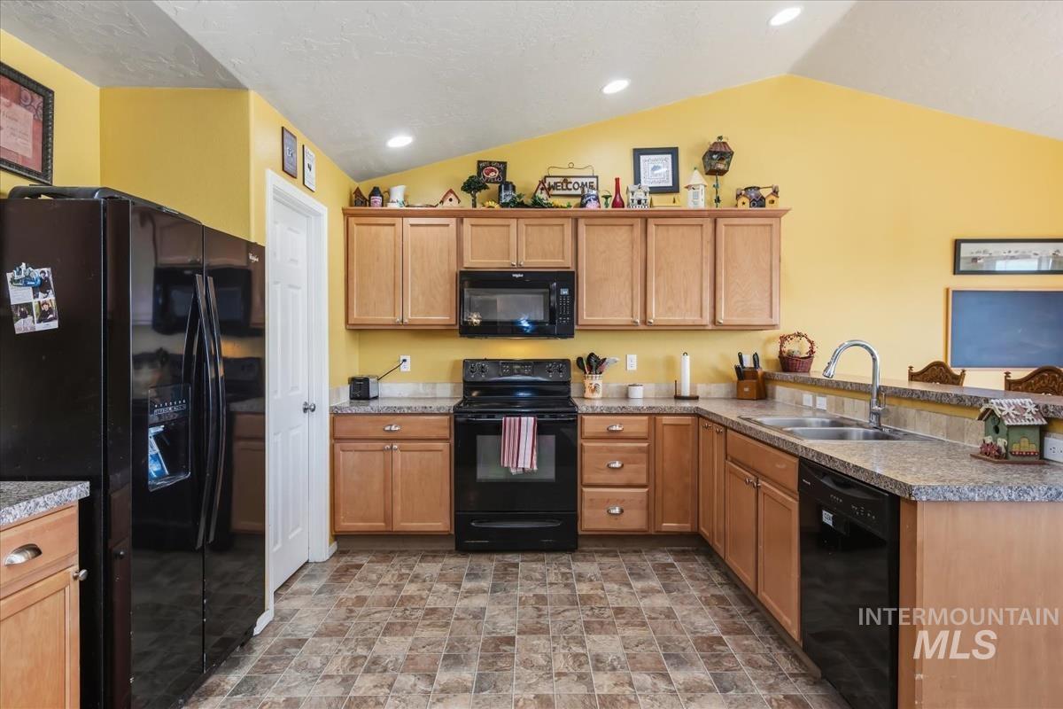 2281 N Thistle Dr, Kuna, Idaho 83634, 5 Bedrooms, 3 Bathrooms, Residential For Sale, Price $579,000, 98984135