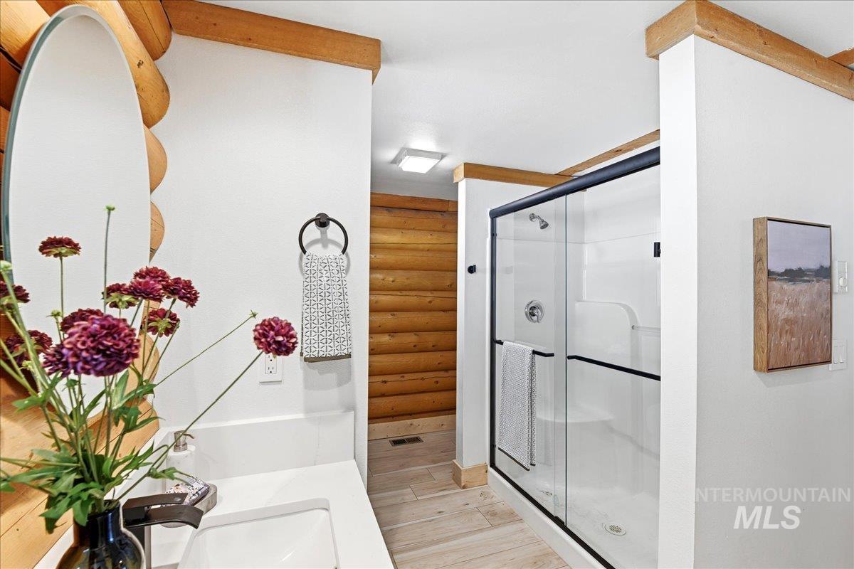 62 Jughandle Dr, McCall, Idaho 83638, 4 Bedrooms, 3 Bathrooms, Residential For Sale, Price $1,149,000,MLS 98984137