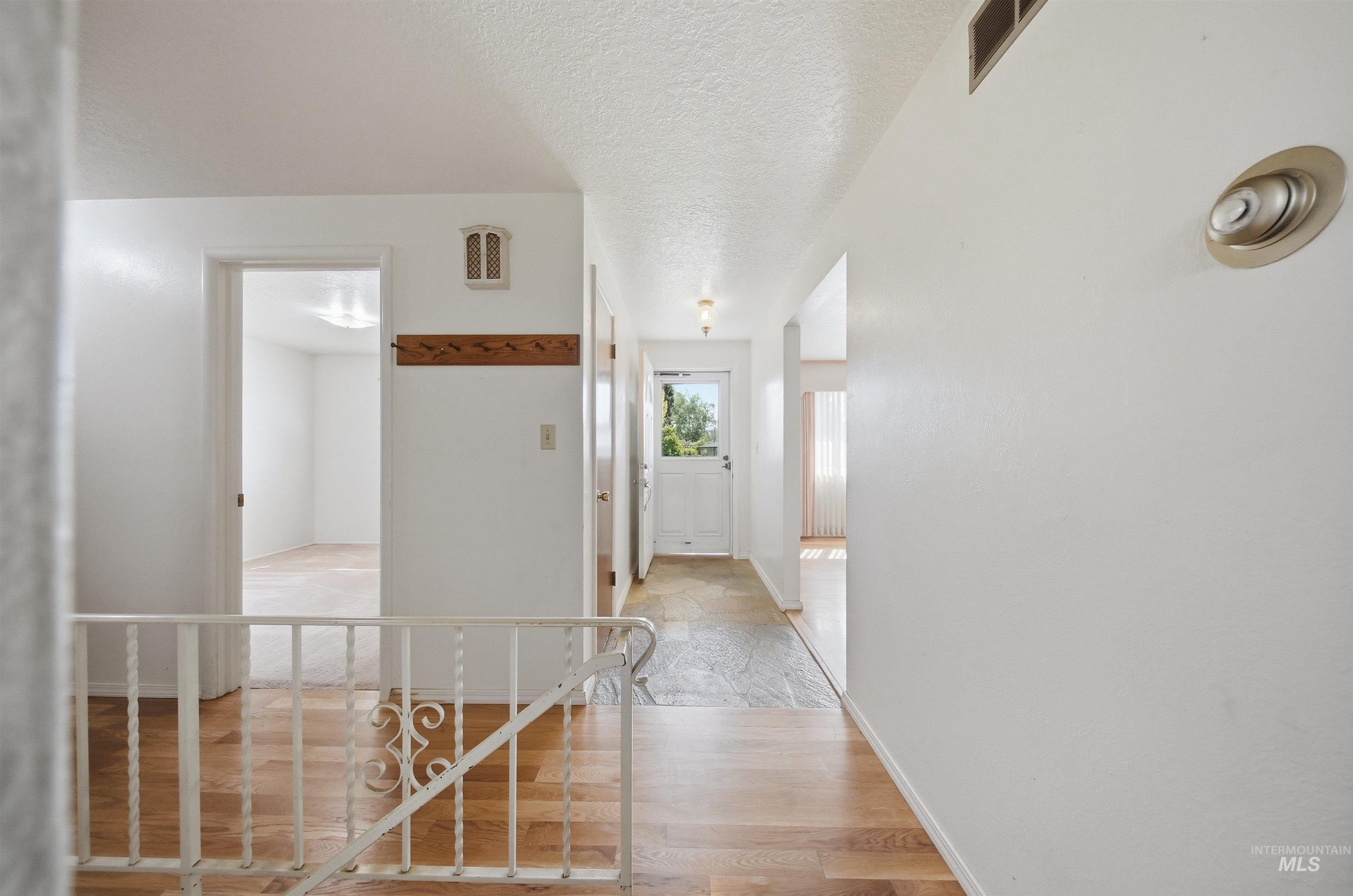 3417 N Kelly Way, Boise, Idaho 83704, 4 Bedrooms, 2 Bathrooms, Residential For Sale, Price $680,000,MLS 98984138
