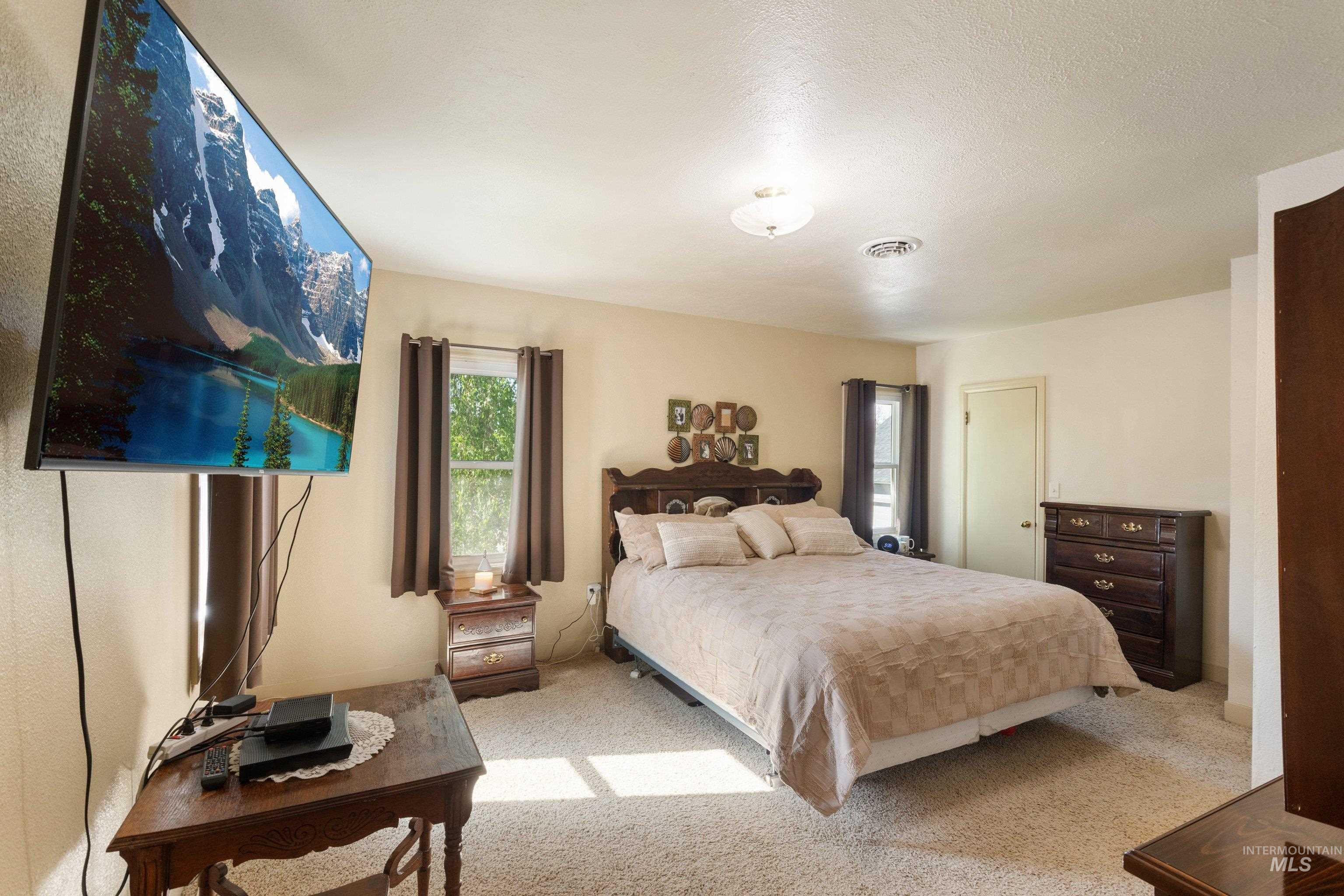 509 N 5th St, Parma, Idaho 83660, 4 Bedrooms, 2 Bathrooms, Residential For Sale, Price $530,000, 98984139