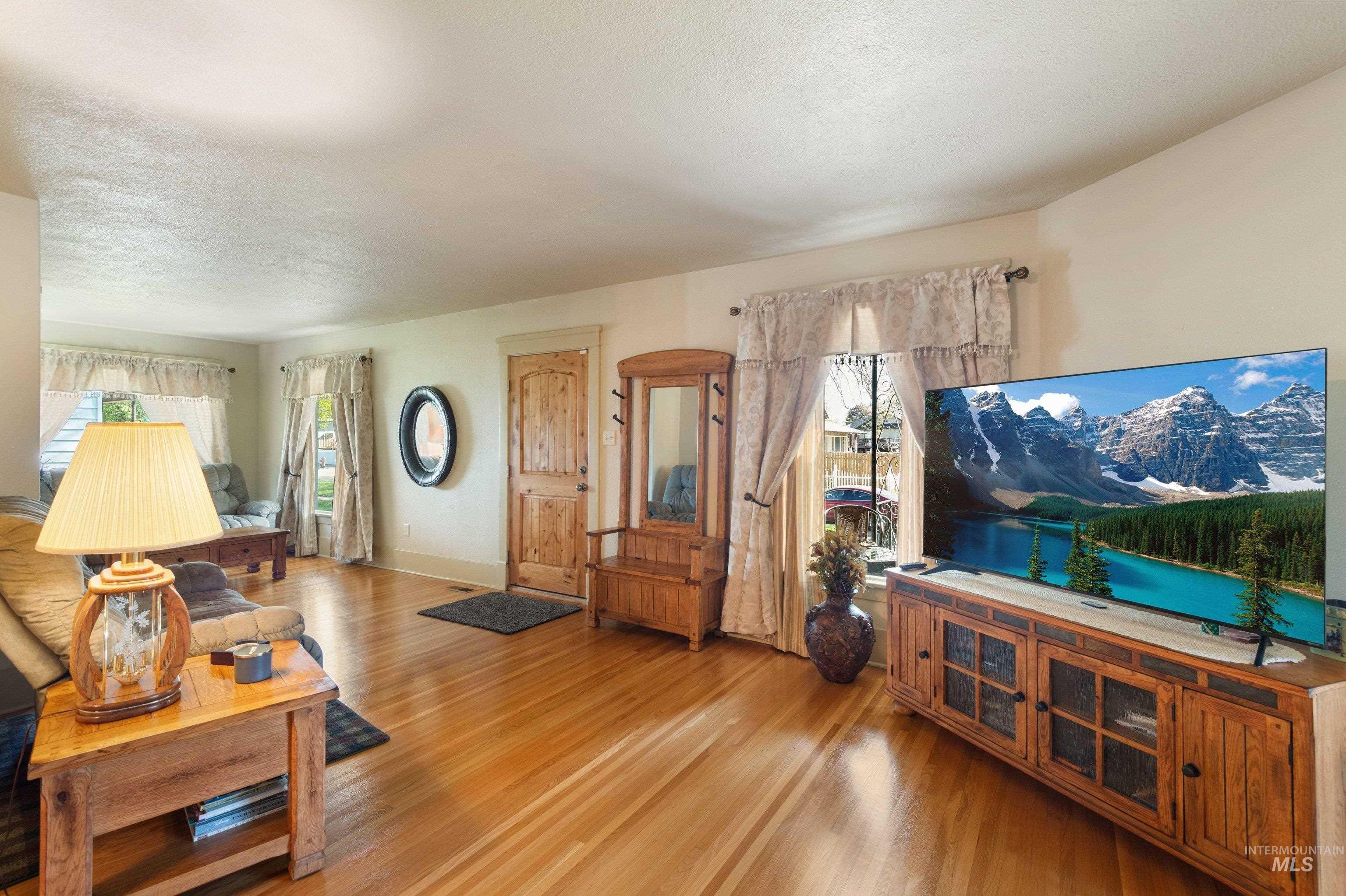 509 N 5th St, Parma, Idaho 83660, 4 Bedrooms, 2 Bathrooms, Residential For Sale, Price $530,000, 98984139