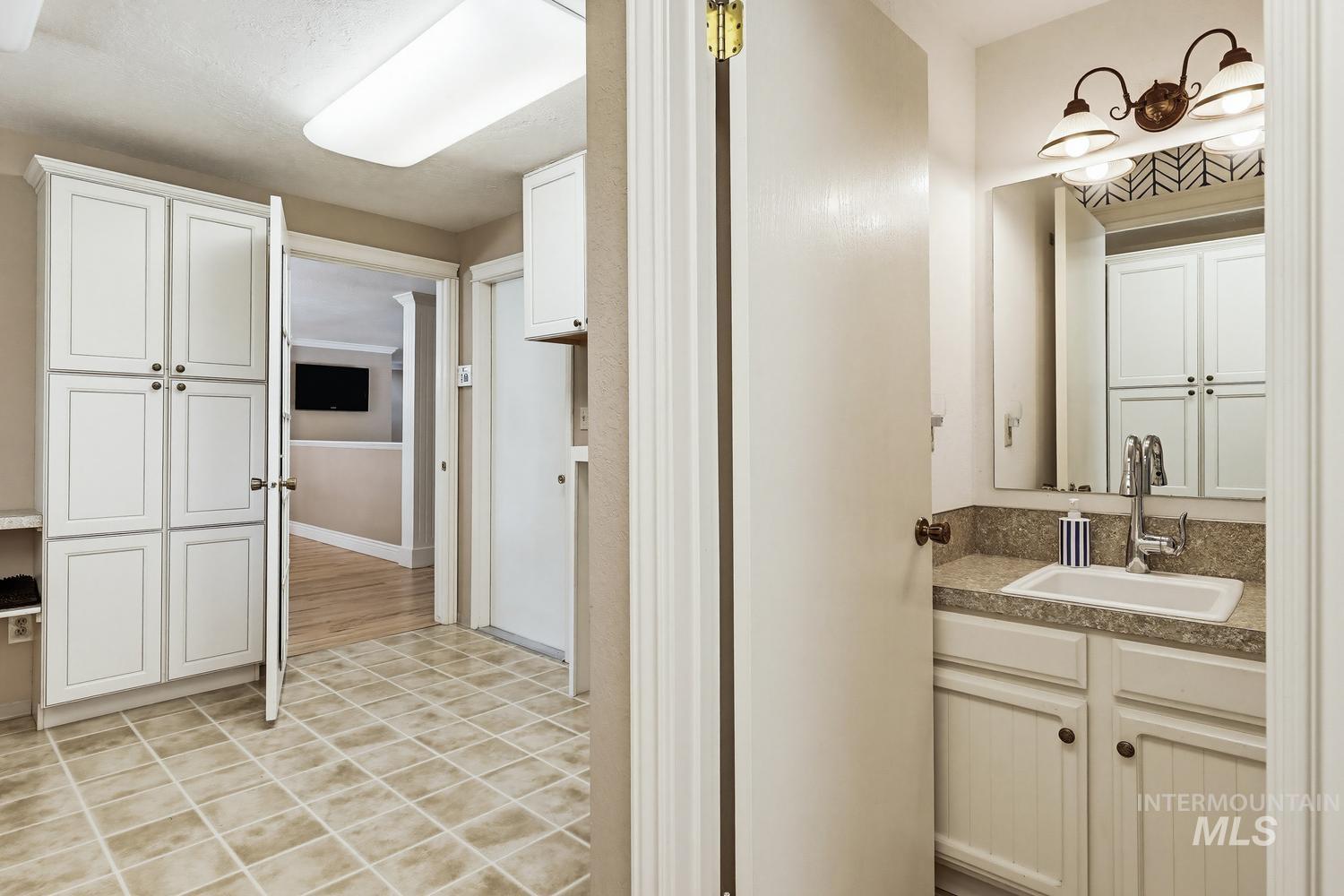 9105 W Aquarius Street, Boise, Idaho 83709, 4 Bedrooms, 3 Bathrooms, Residential For Sale, Price $850,000, 98984141