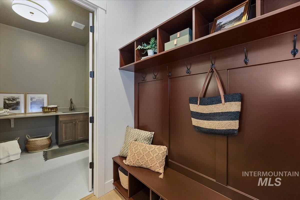 7114 W Newton St., Eagle, Idaho 83616, 3 Bedrooms, 3 Bathrooms, Residential For Sale, Price $929,880, 98984142