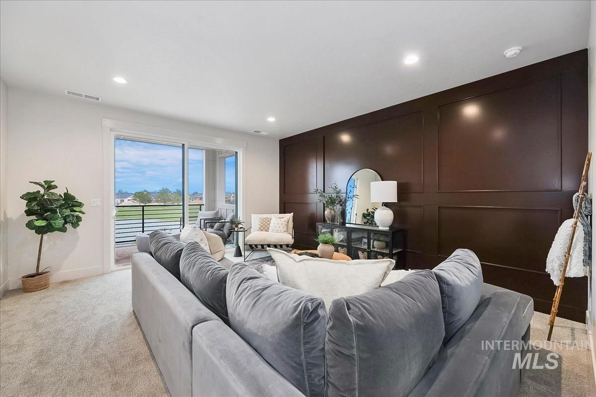 7114 W Newton St., Eagle, Idaho 83616, 3 Bedrooms, 3 Bathrooms, Residential For Sale, Price $929,880, 98984142