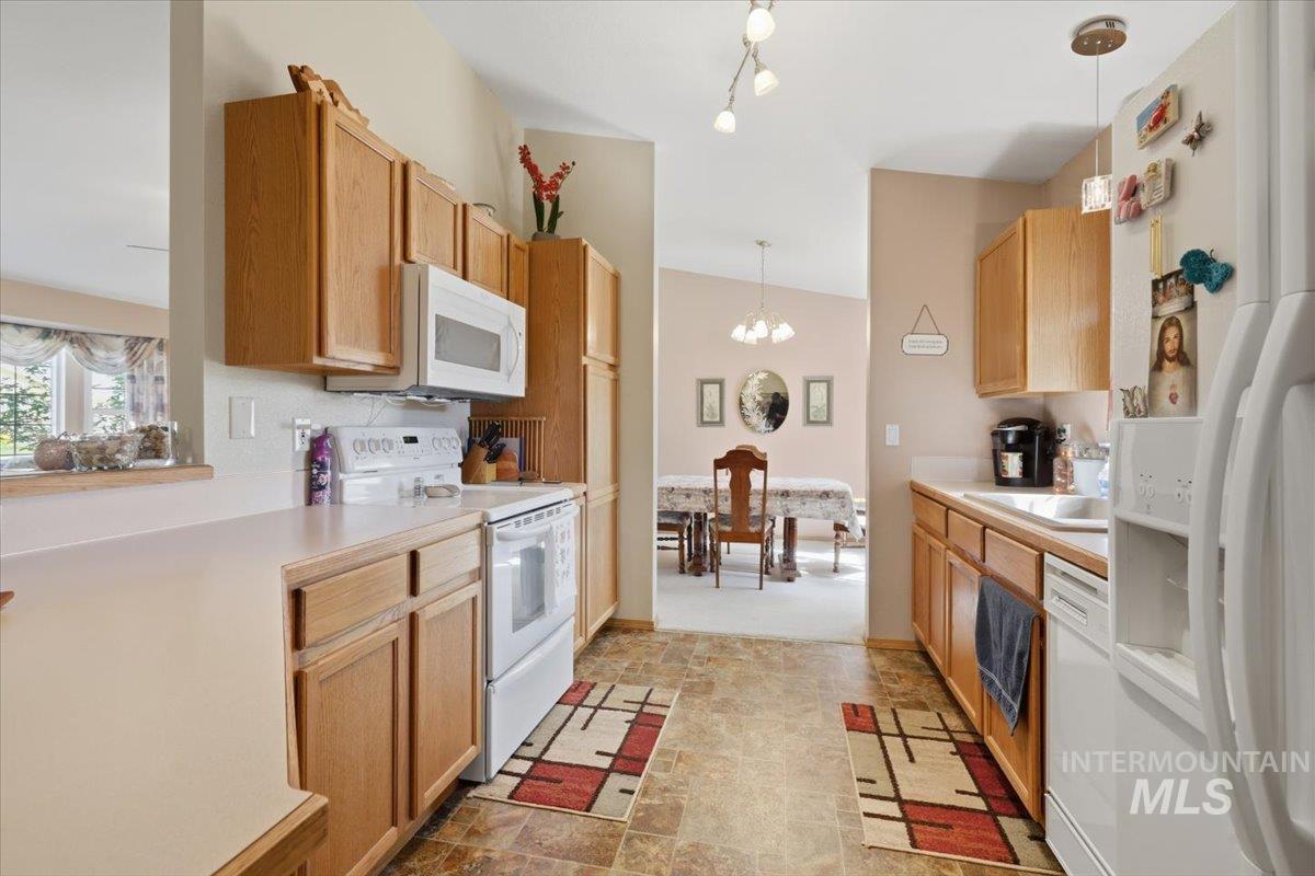 606 N Sterling St, Nampa, Idaho 83651, 3 Bedrooms, 2 Bathrooms, Residential For Sale, Price $316,000, 98984146
