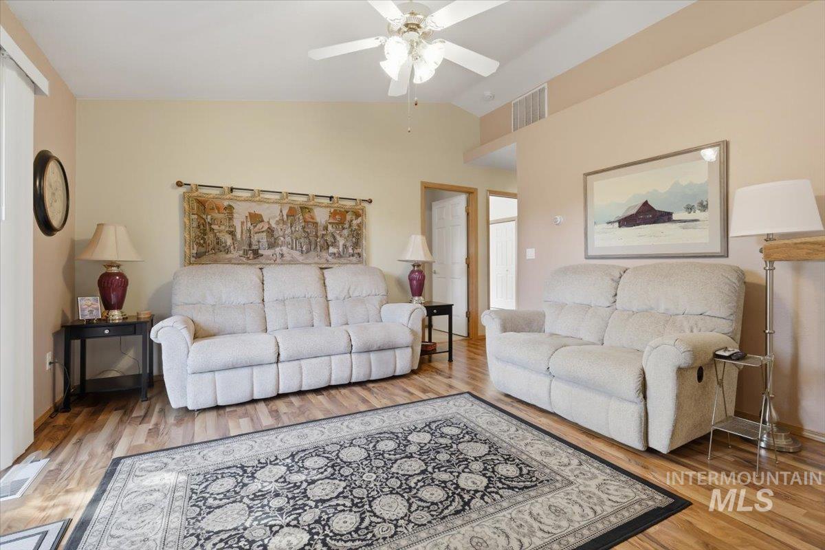 606 N Sterling St, Nampa, Idaho 83651, 3 Bedrooms, 2 Bathrooms, Residential For Sale, Price $316,000, 98984146