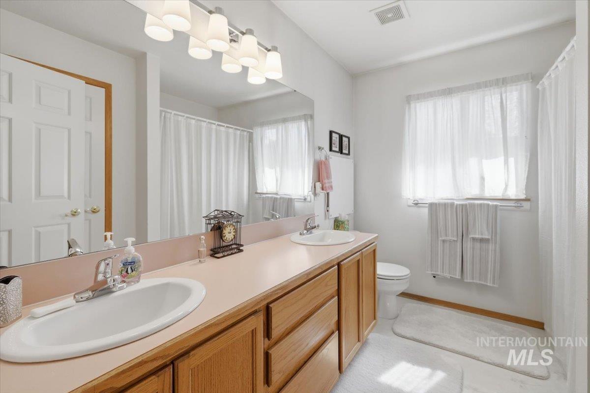606 N Sterling St, Nampa, Idaho 83651, 3 Bedrooms, 2 Bathrooms, Residential For Sale, Price $316,000, 98984146