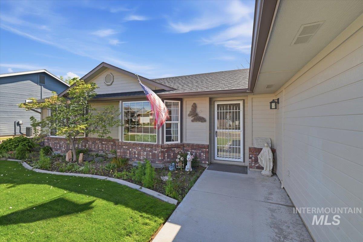 606 N Sterling St, Nampa, Idaho 83651, 3 Bedrooms, 2 Bathrooms, Residential For Sale, Price $316,000, 98984146