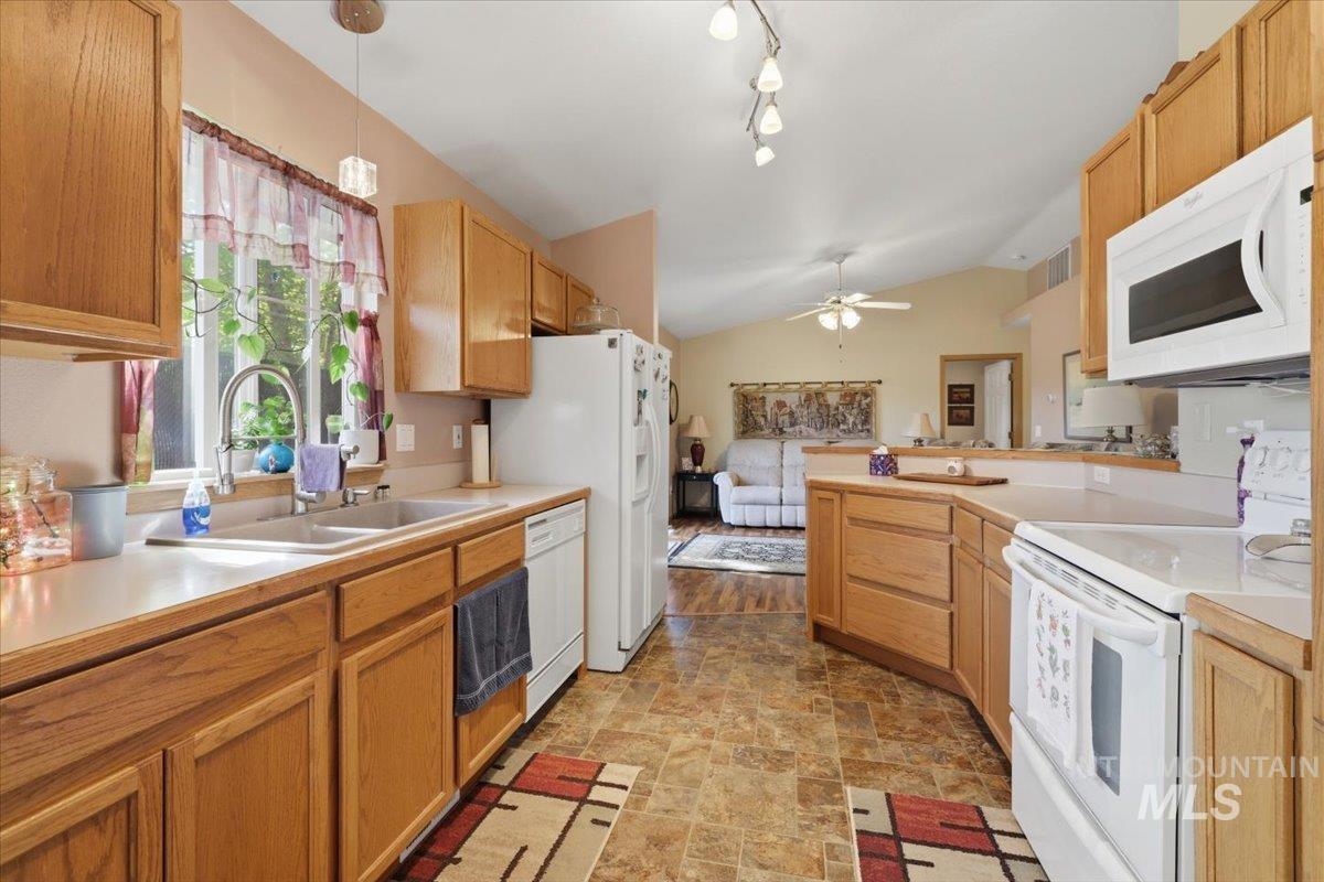 606 N Sterling St, Nampa, Idaho 83651, 3 Bedrooms, 2 Bathrooms, Residential For Sale, Price $316,000, 98984146