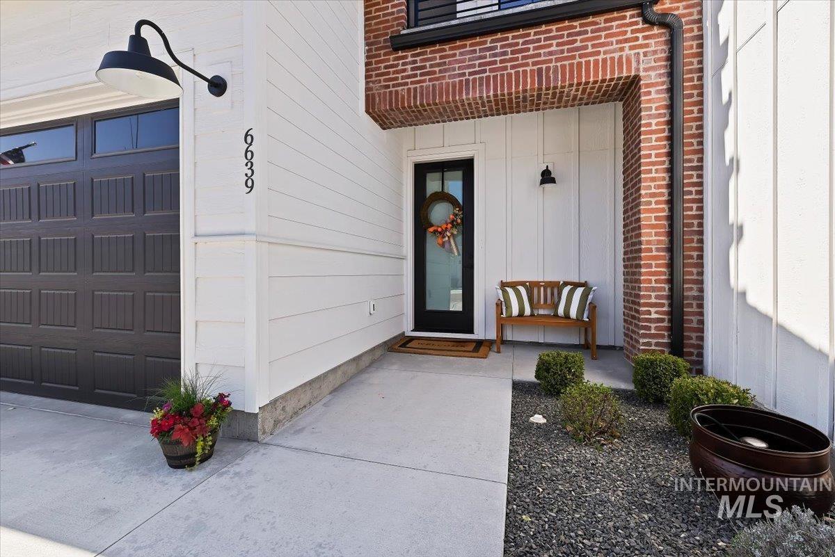 6639 N Asissi Ln, Meridian, Idaho 83646, 3 Bedrooms, 2.5 Bathrooms, Residential For Sale, Price $660,000,MLS 98984151