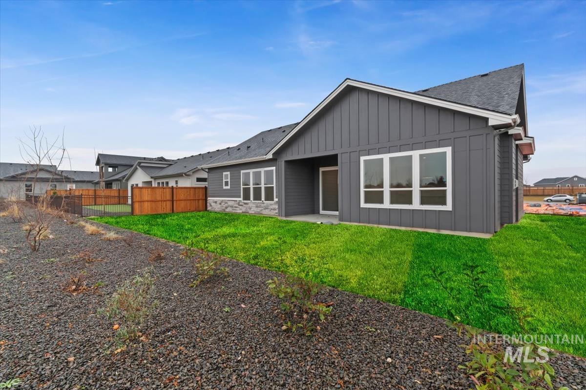 11266 W Tara Iti Ln., Kuna, Idaho 83634, 3 Bedrooms, 2 Bathrooms, Residential For Sale, Price $633,880, 98984153