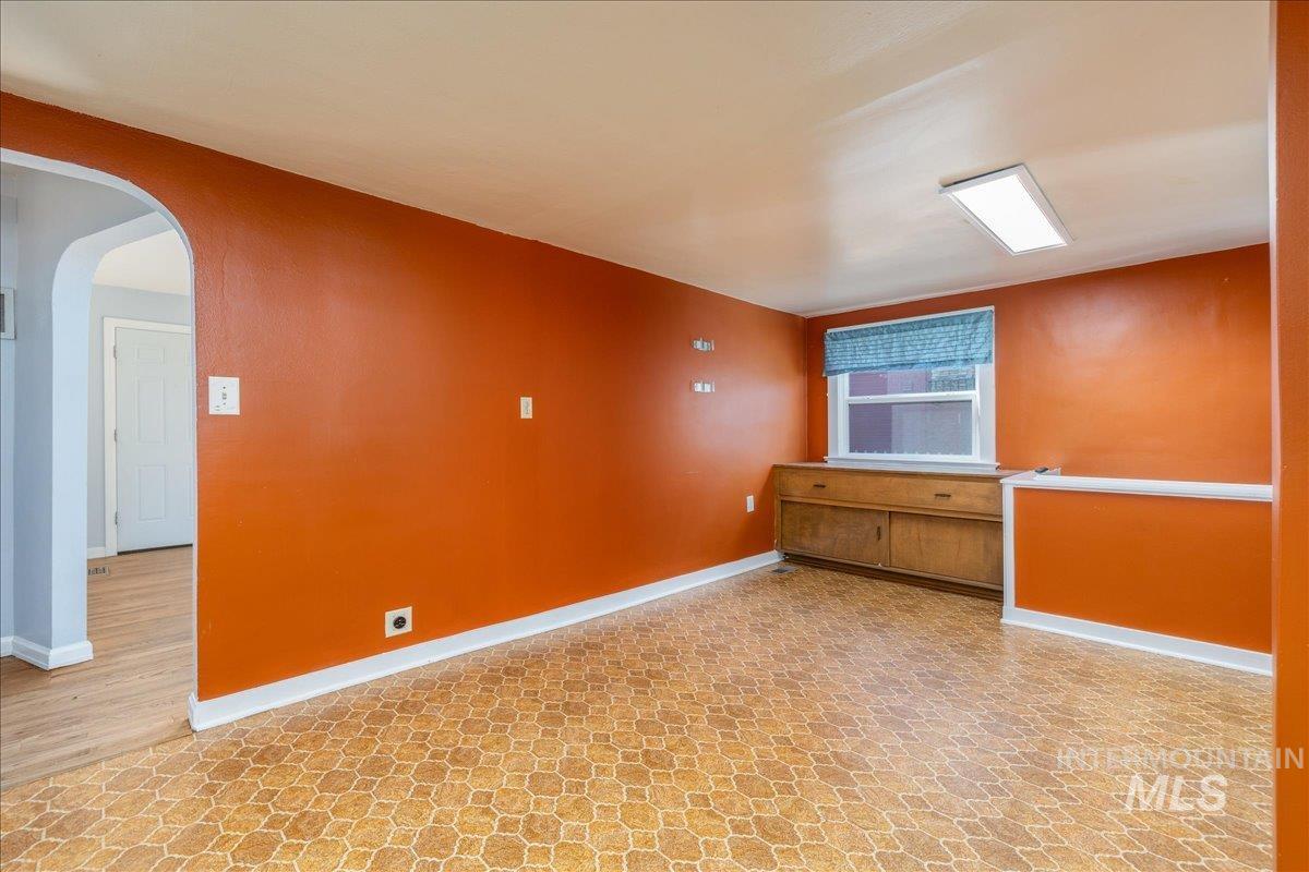 1715 S Robert St, Boise, Idaho 83705, 3 Bedrooms, 1 Bathroom, Residential For Sale, Price $349,900, 98984154