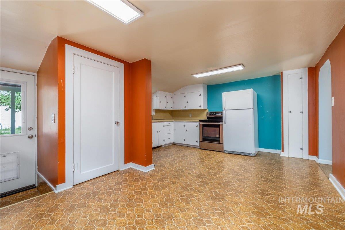 1715 S Robert St, Boise, Idaho 83705, 3 Bedrooms, 1 Bathroom, Residential For Sale, Price $349,900, 98984154