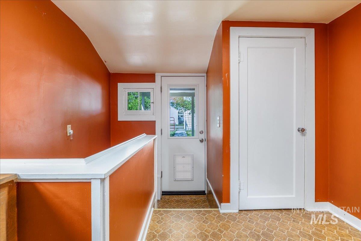 1715 S Robert St, Boise, Idaho 83705, 3 Bedrooms, 1 Bathroom, Residential For Sale, Price $349,900, 98984154