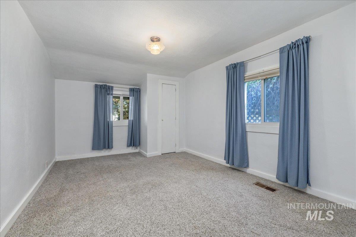 1715 S Robert St, Boise, Idaho 83705, 3 Bedrooms, 1 Bathroom, Residential For Sale, Price $349,900, 98984154