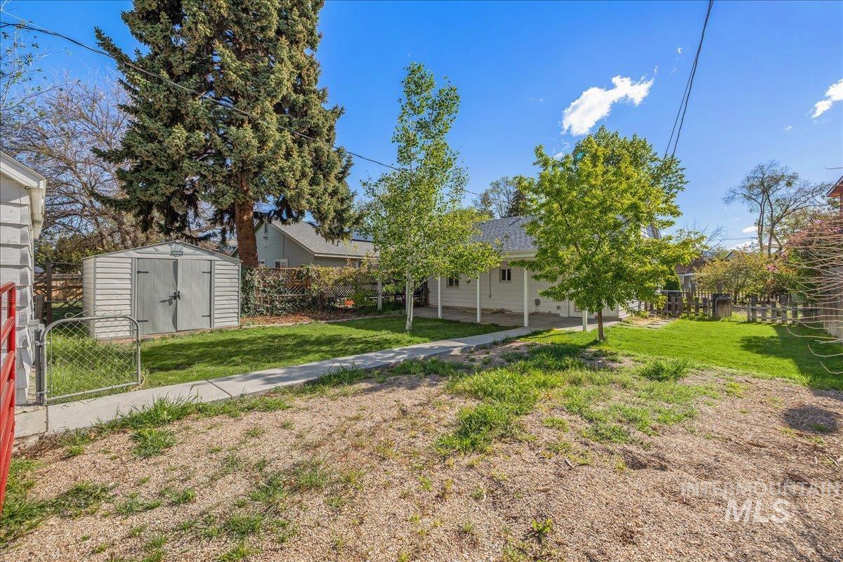 1715 S Robert St, Boise, Idaho 83705, 3 Bedrooms, 1 Bathroom, Residential For Sale, Price $349,900, 98984154