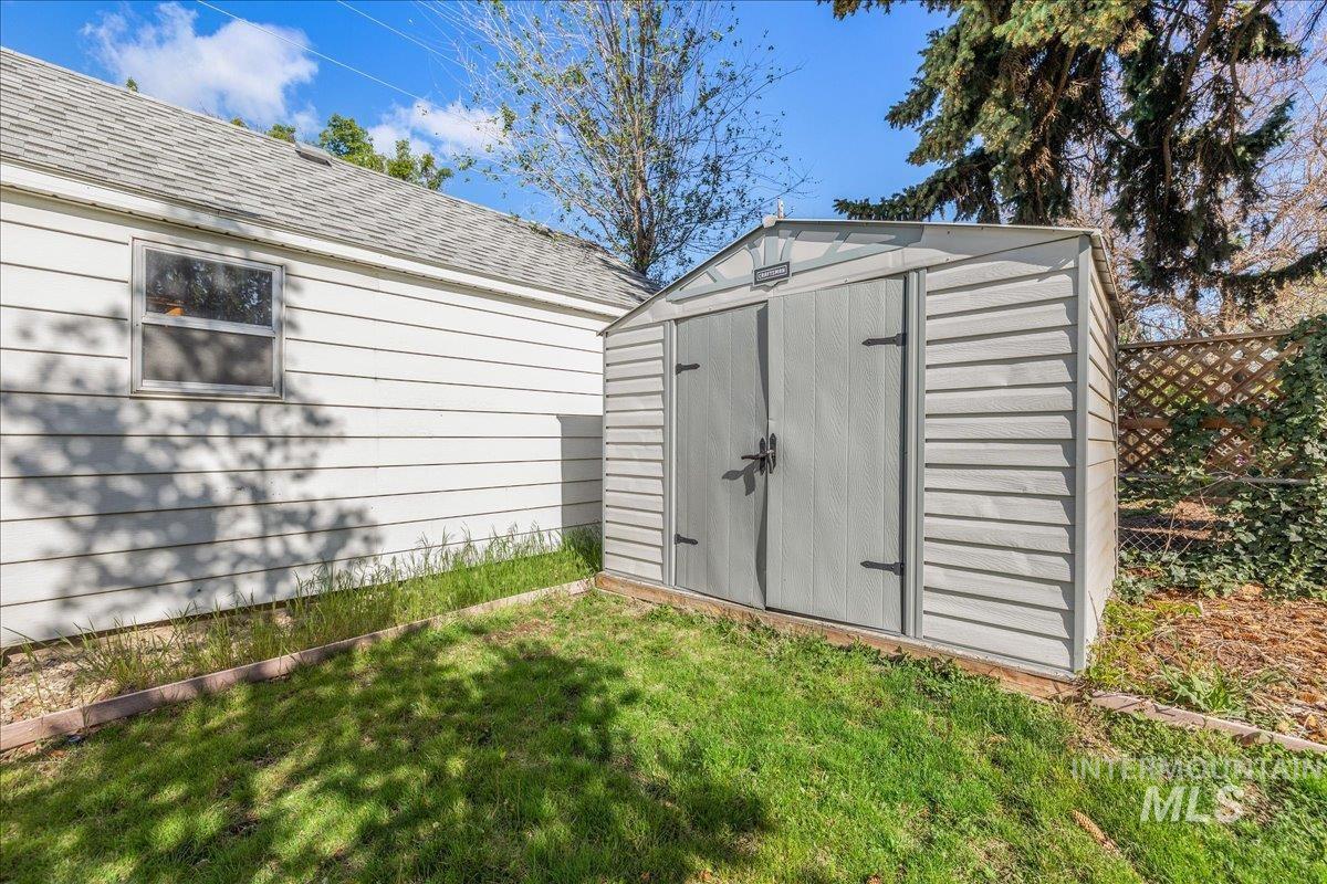 1715 S Robert St, Boise, Idaho 83705, 3 Bedrooms, 1 Bathroom, Residential For Sale, Price $349,900, 98984154