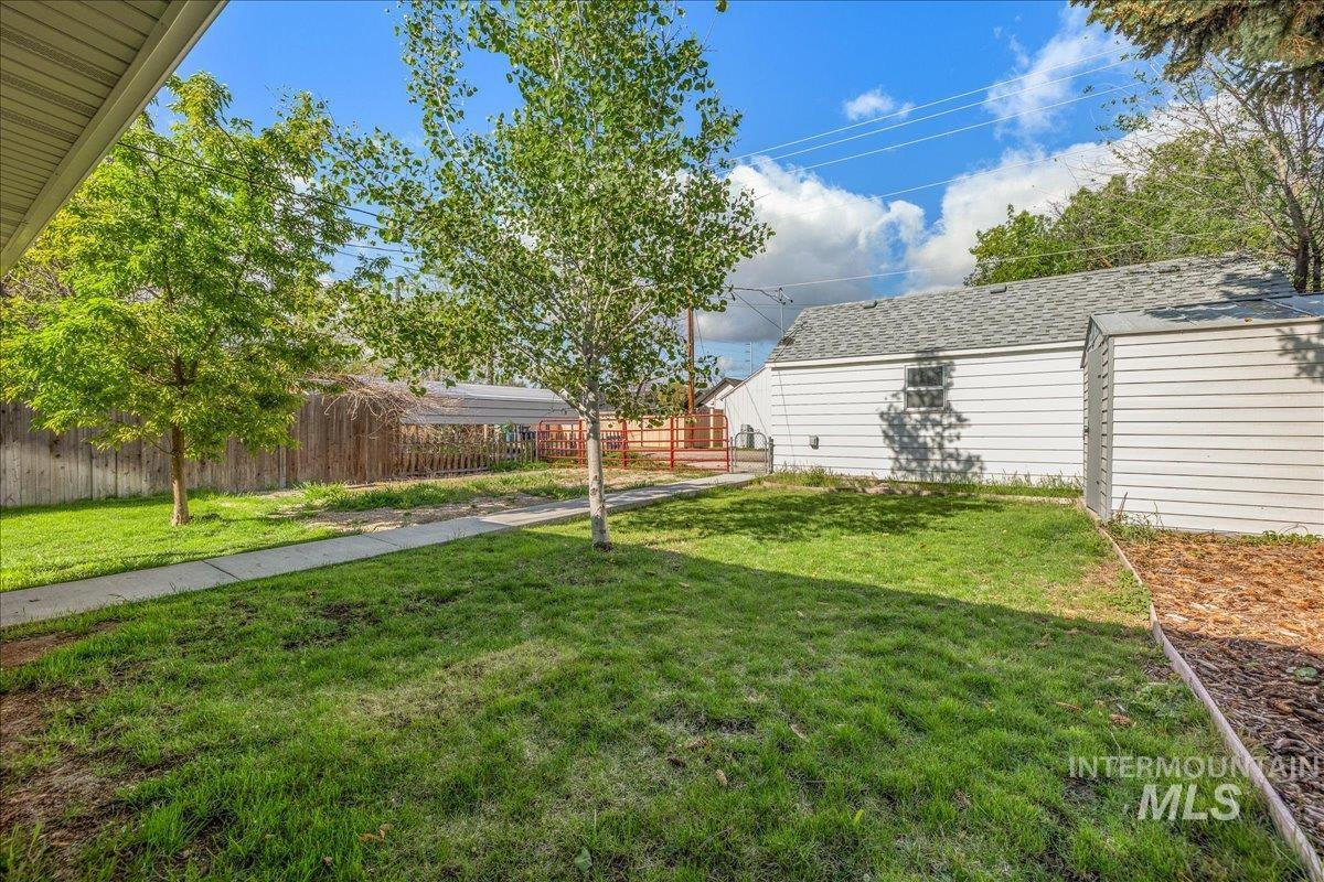 1715 S Robert St, Boise, Idaho 83705, 3 Bedrooms, 1 Bathroom, Residential For Sale, Price $349,900, 98984154